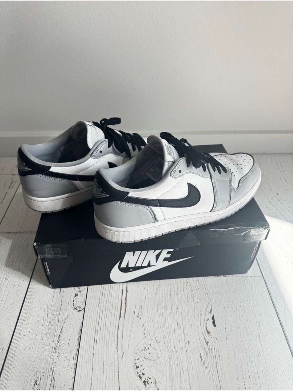 Air Jordan 1 Low OG - Wolf Grey and White - Picture 3 of 7
